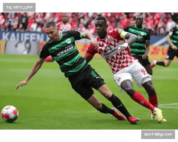 评论：沙尔克04的防守组织在应对传中时暴露明显漏洞